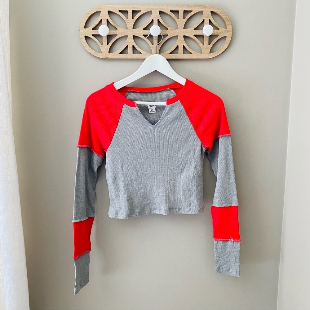 BDG by Urban Outfitters Long Sleeve Crop Top Gray/Red Sz Small